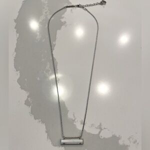 Kendra Scott necklace